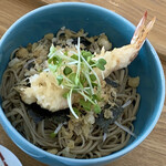 まん作 - 冷えび天たぬきそば♬
      1100円