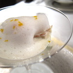 エクアトゥール - 牡蠣とズワイガニ・ホタテ・生海苔のジュレ　柚子香るラングスティーヌのソース