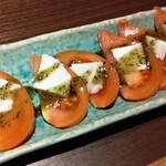 tsumugi - トマトとモッツァレラチーズのカプレーゼ