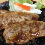 ラーメン とんかつ 忠 - 生姜焼き定食990円。厚めのロース3枚。