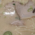 長浜ラーメン 一心亭 - 隠してたチャーシュー上げたよ♪