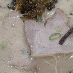 長浜ラーメン 一心亭 - あっ、辛子高菜入れてなかった(^_^;)