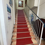 一二三凱旋楼 - ここを上るとお店