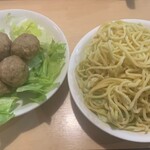 台湾料理 百味鮮 - 鍋追加『 肉団子 』『 ラーメン 』 各  100円 （ 税抜 ）