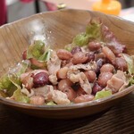 トリワイン ＰＩＫＯＳＨＨＨＵ - ズリと豆の炊いたん？