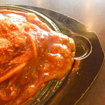 スパゲッティハウス シェフ - はみ出すソース（笑）
      やっぱ今日は詫び的に多い（笑）