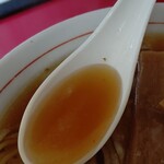 萬来軒 - スープは清んだあっさり醤油味