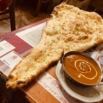 ネパールキッチン Kathmandu - チキンカレー＆ガーリックナン