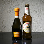 FLOR GELATO ITALIANO OSAKA - アルコールはスプマンテ（左）やモレッティビール（右）の他、リモンチェッロなどございます。