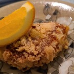 日本料理 TOBIUME - ⑥虎河豚(山口県下関産、3kg)唐揚げ
      体脂肪率4%と脂は少ないがグルタミン酸など複数のアミノ酸が多く含まれ、旨み&甘みが豊か
      溜め息が出るほどの旨み、カラッと揚げてあり、胃もたれゼロ