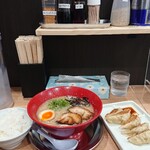 豚骨ラーメン てっぺん - 