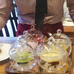 サロン・ド・テ ロザージュ - 