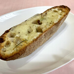 Sonotsumori - チーズトースト　240円
                        たっぷりチーズにオーガニックハーブが香ります。