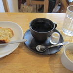 アクビ - パウンドケーキとコーヒーのセット　５１０円