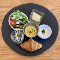 Jose Luis Karuizawa - 朝食 ¥1,800 のピンチョス・サラダプレート