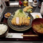 Tonkatsu Akatsuki - 上ロースかつ定食。