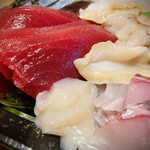 魚楽小川水産 - マグロ、ホタテ、つぶ