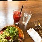 Osteria time - サラダ。ドレッシングとトマトが美味しい！