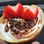 Crepe&Parfait Rita - 料理写真:生いちごクレープ￥500