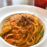 Osteria time - トマトクリームソースと書いてありましたが、カレーの味がして、せっかくの蟹の風味が感じられませんでした