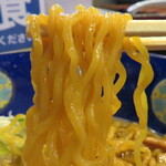 171124812 - 醤油ラーメン（めんばり）/麺リフト