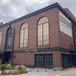 Peter Luger Steak House Tokyo - 重厚感ある外観