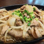 いたりあん居酒屋 わちゃわちゃ - てっぱんジンギスカン748円