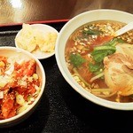 一品堂 - ラーメン＋豚肉キムチご飯　￥７００