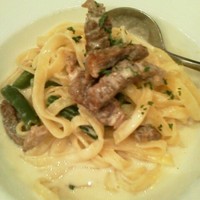 ダニエルズ - お肉とお豆のクリームソースパスタ