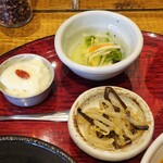 かかん - 麻婆豆腐定食：小鉢2品、杏仁豆腐