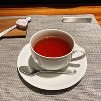 トラットリア イル レガーロ - ランチの紅茶