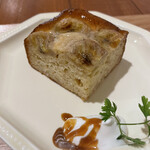 8月のライオン - バナナケーキ（アップ）