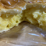 ケーワン - 中はカスタードクリームがぎっしりです