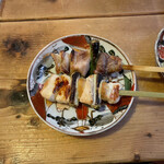 とりこころ - 名古屋コーチン 二本セット[もも肉（写真上）・むね肉（写真下）] 600円