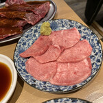 大衆 焼き肉ホルモン 大松 - タン刺
