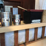 そばの神田東一屋 - コンディメンツ。