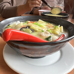 牡丹亭 - 五目野菜の海鮮ラーメン