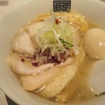 淡麗拉麺 己巳 - 鴨×鶏 ポルチーニ香る 特製淡麗塩らーめん（アップ）