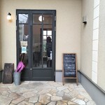 パンとお菓子と小さなレストラン bee - 