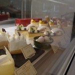 ヒダカ - 店内のショーケースです