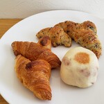 パン工房　ぱず～ - クロワッサン＆ごぱクロ＆カマンベールくるみ