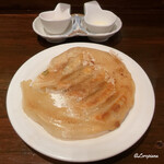 美食居酒屋 志絵扶 - 焼ぎょうざと辣油と酢
