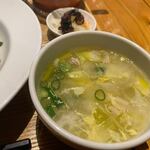 CHINNING BOOTH - ランチのスープは玉子と野菜の中華スープです。