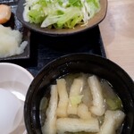Shiki Hyakusen - 味噌汁とサラダ