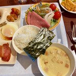 コッコラーレ ブッフェエリア - サラダ、ご飯、スープ