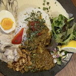 スパイスキッチン 倍音 - あいがけキーマル
      グリーンカレー♬
      (レディースサイズ)
      1000円