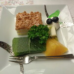 慶雲館 - デザート　桜のケーキとゼリー