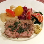 シラノ・ド・ベルジュラック - 田舎風肉のテリーヌ 自家製野菜のピクルスと共に 1,365円