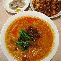 四川料理 龍の子 - タンタン麺1050円･シューマイ315円
