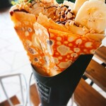 クレープアンドカフェ ヴァーチュ - 2022.3(またまた違う日)チョコバナナカスタードアンドクリームナッツ(￥590)、クランチアーモンドトッピング(￥30)。バナナを使ったクレープをヴァーチュさんで食べるのは初めて！